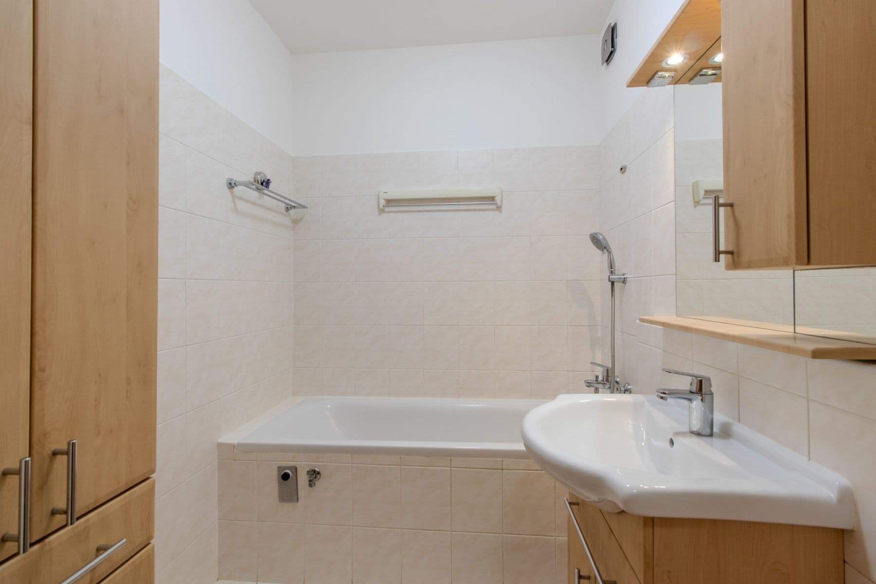 Pronájem bytu 2+1 52 m², U Kasáren, Mladá Boleslav, Středočeský kraj Pronájem bytu 2+1 52 m², U Kasáren, Mladá Boleslav, Středočeský kraj