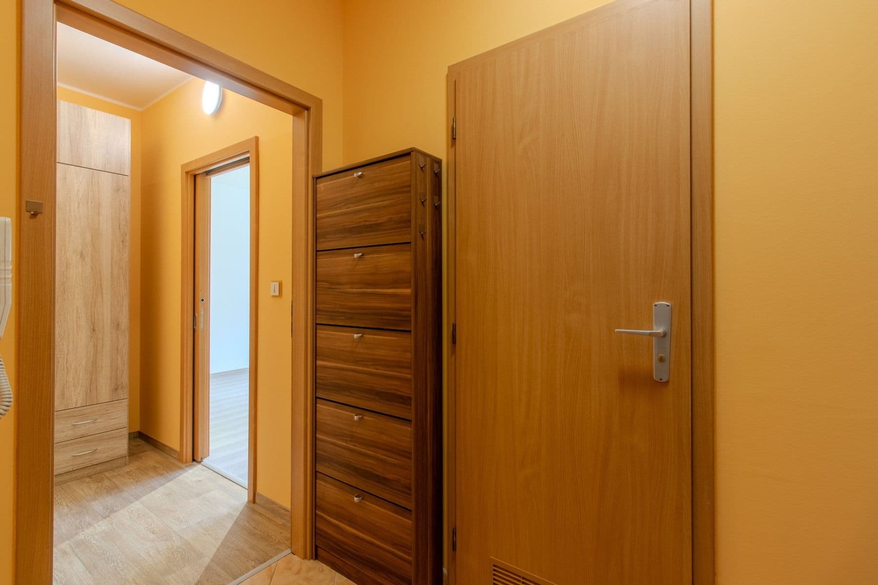 Pronájem bytu 2+1 52 m², U Kasáren, Mladá Boleslav, Středočeský kraj Pronájem bytu 2+1 52 m², U Kasáren, Mladá Boleslav, Středočeský kraj