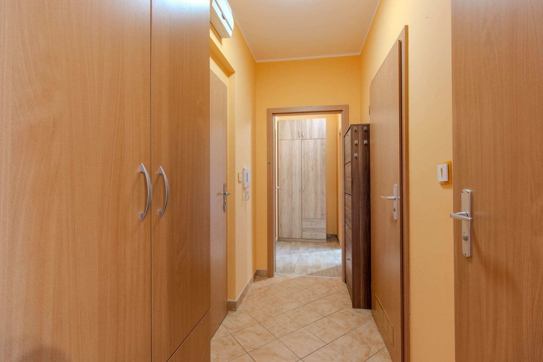 Pronájem bytu 2+1 52 m², U Kasáren, Mladá Boleslav, Středočeský kraj Pronájem bytu 2+1 52 m², U Kasáren, Mladá Boleslav, Středočeský kraj