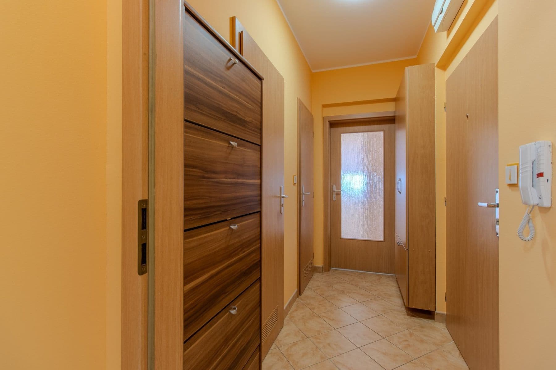 Pronájem bytu 2+1 52 m², U Kasáren, Mladá Boleslav, Středočeský kraj Pronájem bytu 2+1 52 m², U Kasáren, Mladá Boleslav, Středočeský kraj