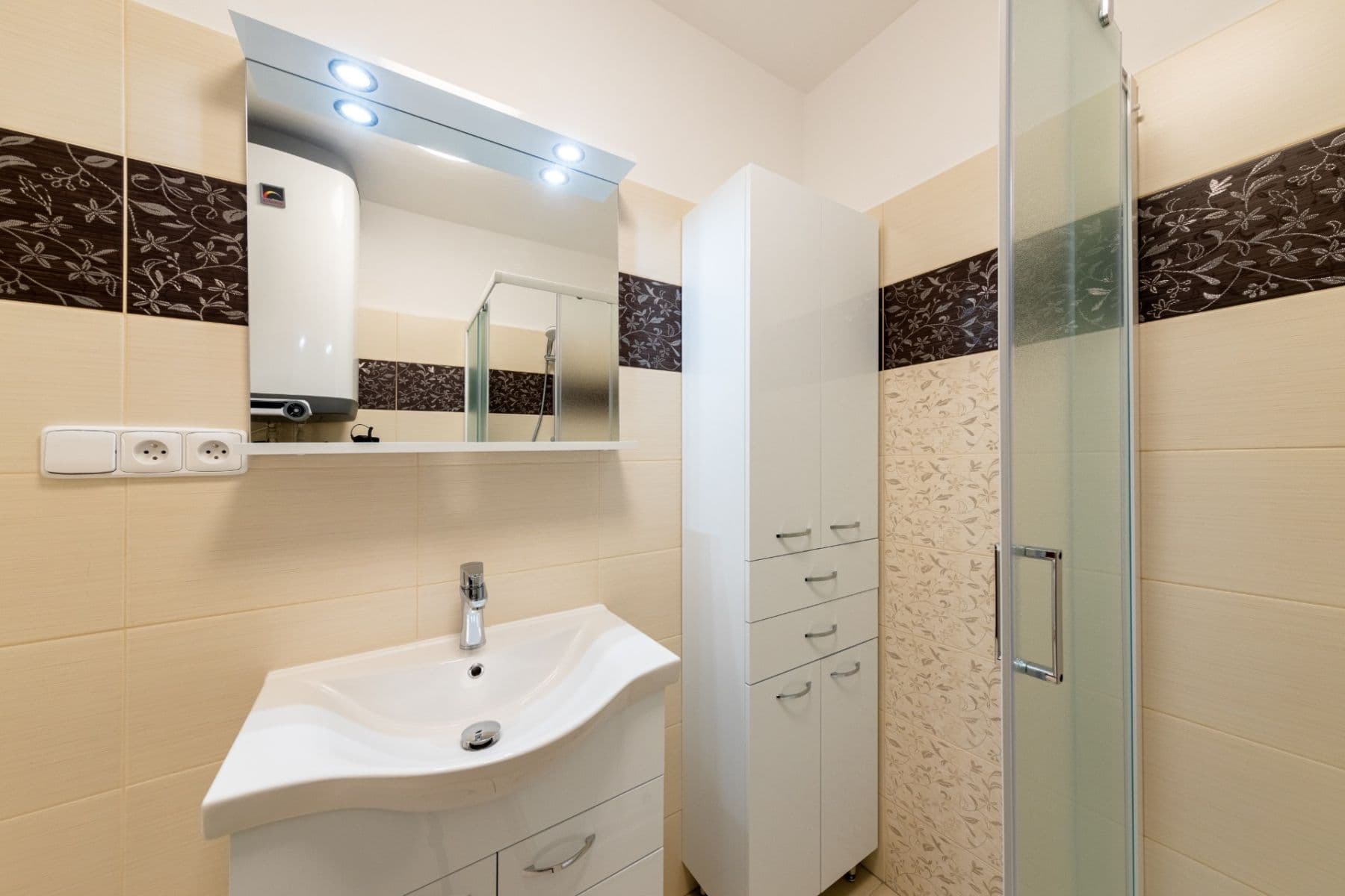 Pronájem bytu 2+1 103 m², Náměstí Přemysla Otakara Ⅱ., České Budějovice, Jihočeský kraj Pronájem bytu 2+1 103 m², Náměstí Přemysla Otakara Ⅱ., České Budějovice, Jihočeský kraj