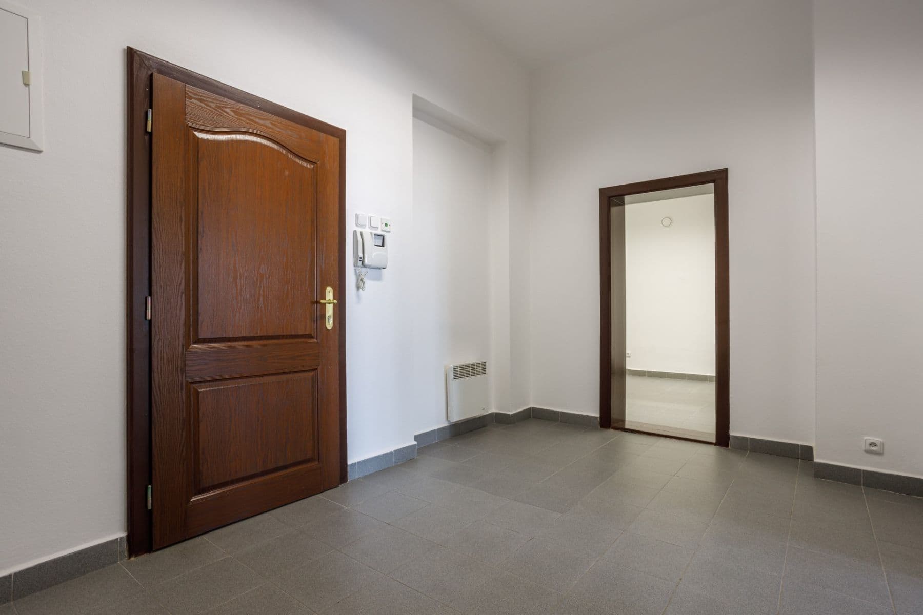 Pronájem bytu 2+1 103 m², Náměstí Přemysla Otakara Ⅱ., České Budějovice, Jihočeský kraj Pronájem bytu 2+1 103 m², Náměstí Přemysla Otakara Ⅱ., České Budějovice, Jihočeský kraj