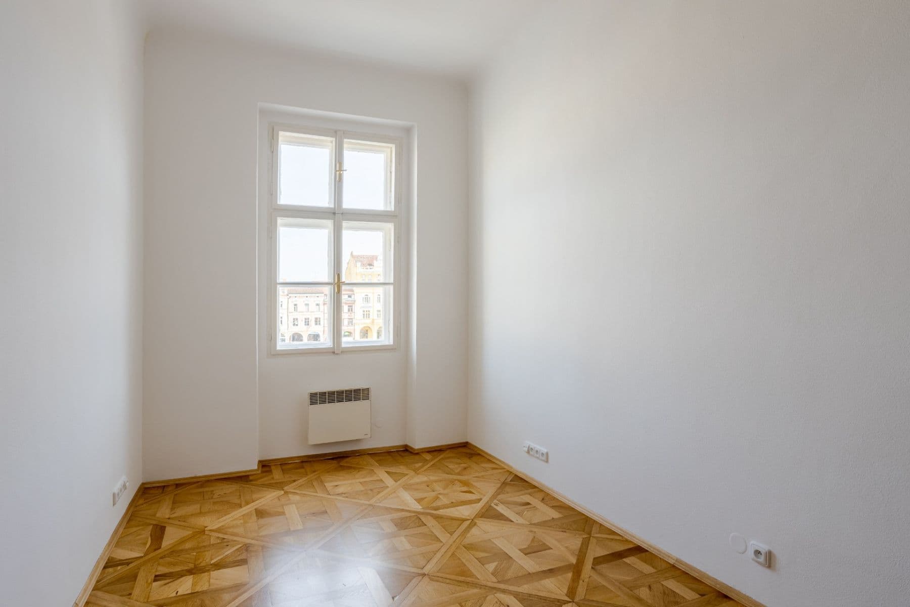 Pronájem bytu 2+1 103 m², Náměstí Přemysla Otakara Ⅱ., České Budějovice, Jihočeský kraj Pronájem bytu 2+1 103 m², Náměstí Přemysla Otakara Ⅱ., České Budějovice, Jihočeský kraj