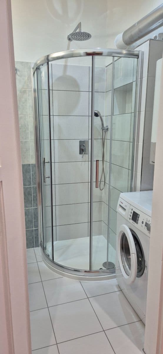 Prodej bytu 1+kk 37 m², Prouzova, Praha, Praha Prodej bytu 1+kk 37 m², Prouzova, Praha, Praha