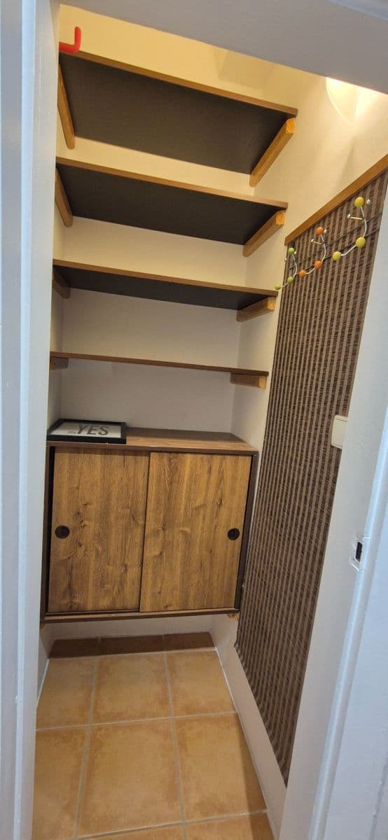 Prodej bytu 1+kk 37 m², Prouzova, Praha, Praha Prodej bytu 1+kk 37 m², Prouzova, Praha, Praha