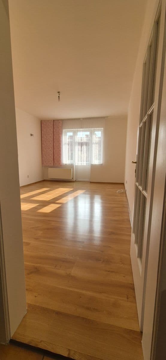 Prodej bytu 1+kk 37 m², Prouzova, Praha, Praha Prodej bytu 1+kk 37 m², Prouzova, Praha, Praha