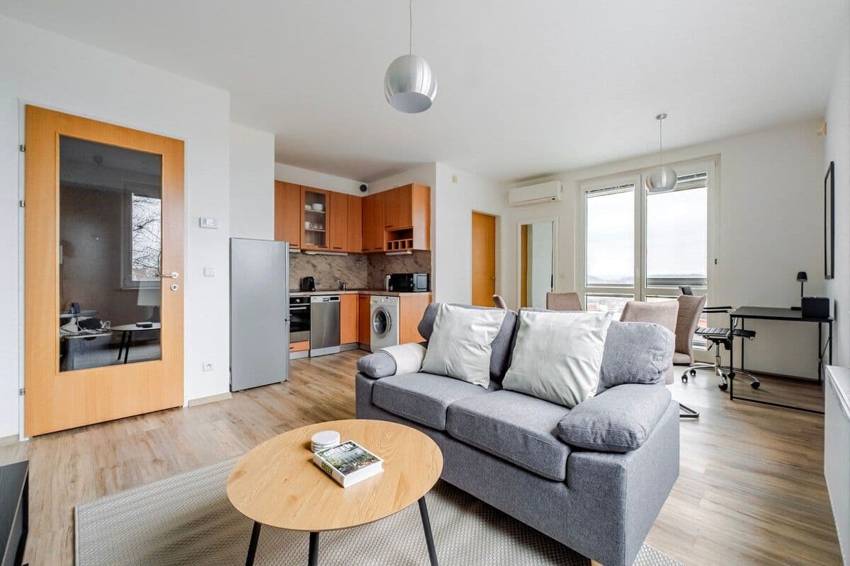 Pronájem bytu 60 m², U Zvonařky g, Praha, Praha Pronájem bytu 60 m², U Zvonařky g, Praha, Praha