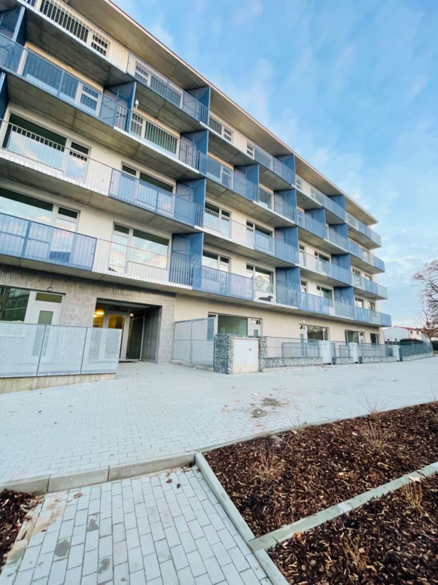 Pronájem bytu 2+kk 71 m², Sídliště, Velvary, Středočeský kraj Pronájem bytu 2+kk 71 m², Sídliště, Velvary, Středočeský kraj