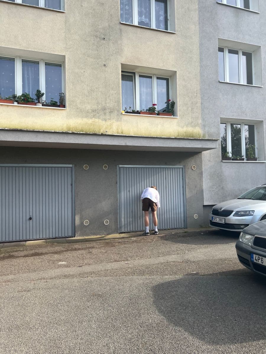 Pronájem garáže 18 m², Plzeň, Plzeňský kraj Pronájem garáže 18 m², Plzeň, Plzeňský kraj