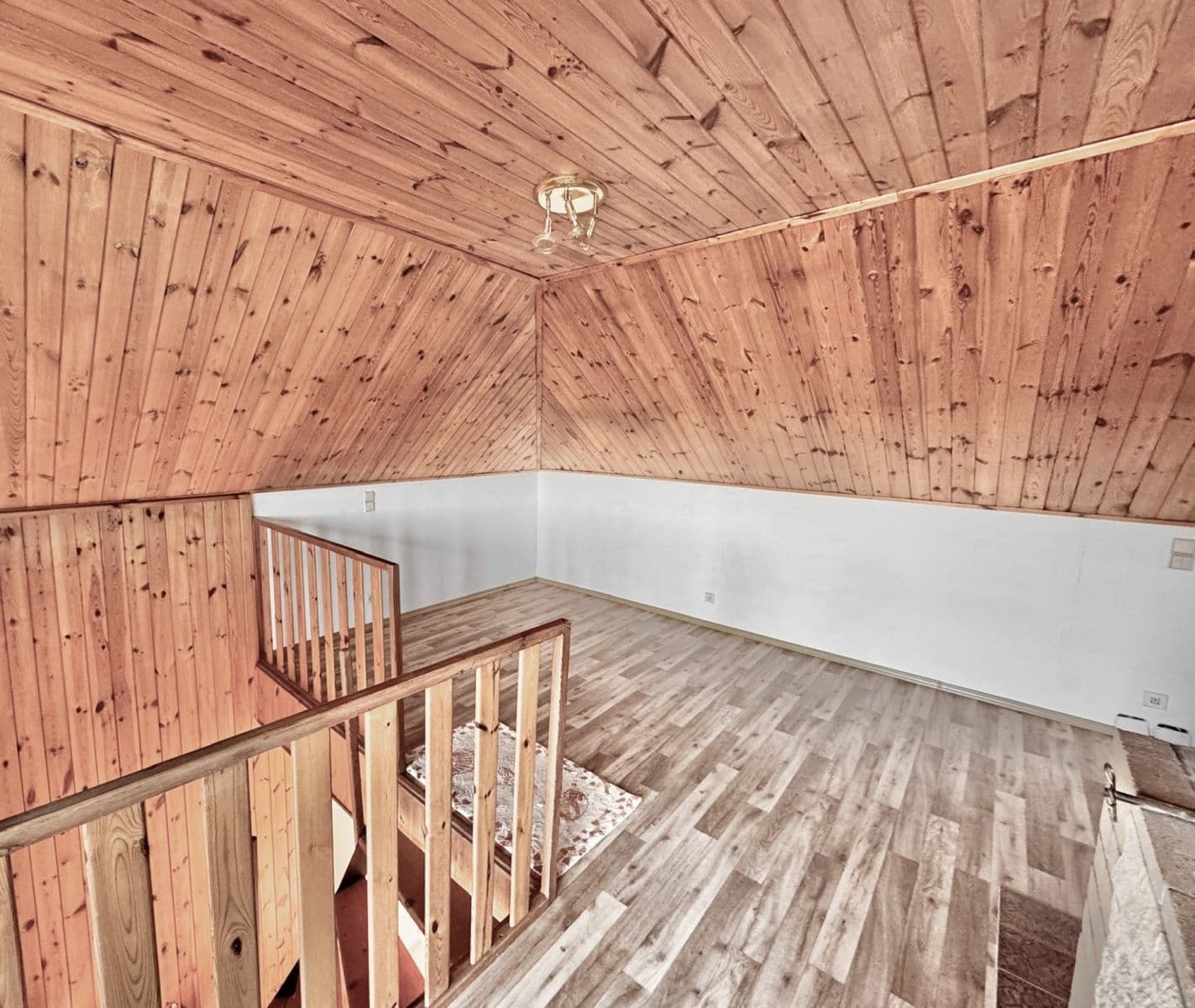 Prodej bytu 3+1 122 m², Hlavní, Břeclav, Jihomoravský kraj Prodej bytu 3+1 122 m², Hlavní, Břeclav, Jihomoravský kraj