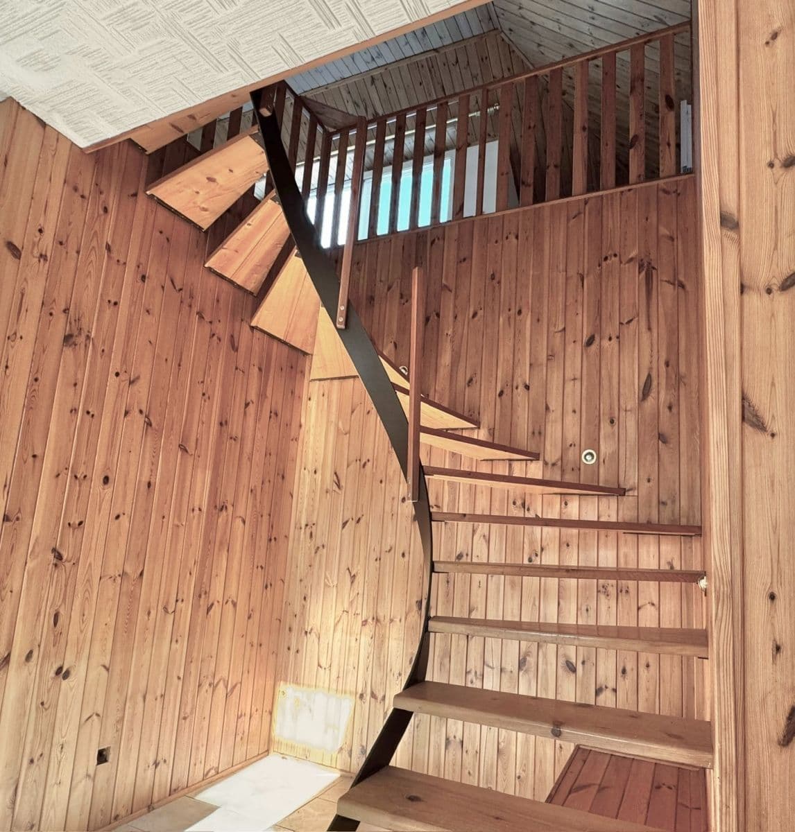 Prodej bytu 3+1 122 m², Hlavní, Břeclav, Jihomoravský kraj Prodej bytu 3+1 122 m², Hlavní, Břeclav, Jihomoravský kraj