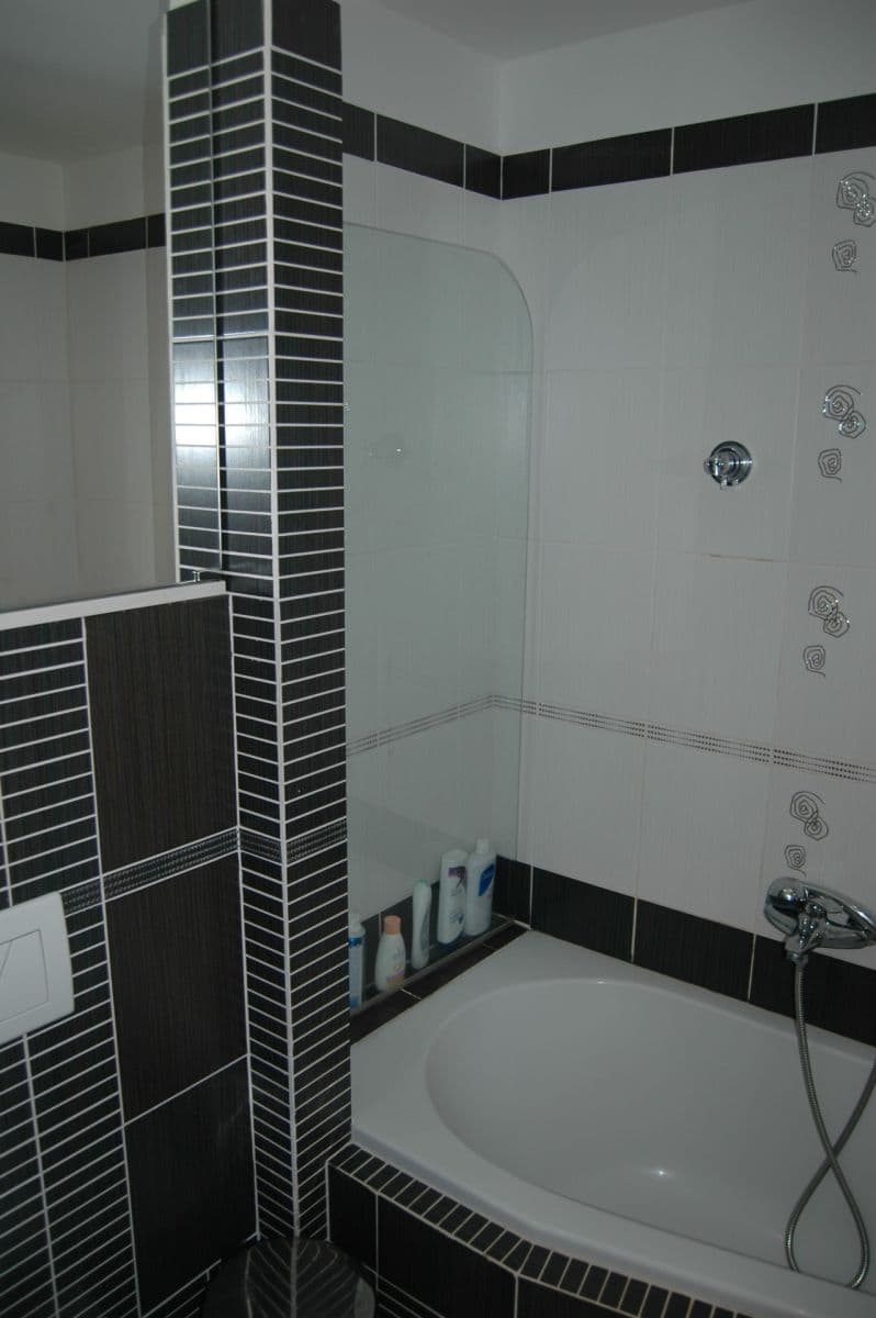 Pronájem bytu 2+kk 50 m², Čertouská, Praha, Praha Pronájem bytu 2+kk 50 m², Čertouská, Praha, Praha