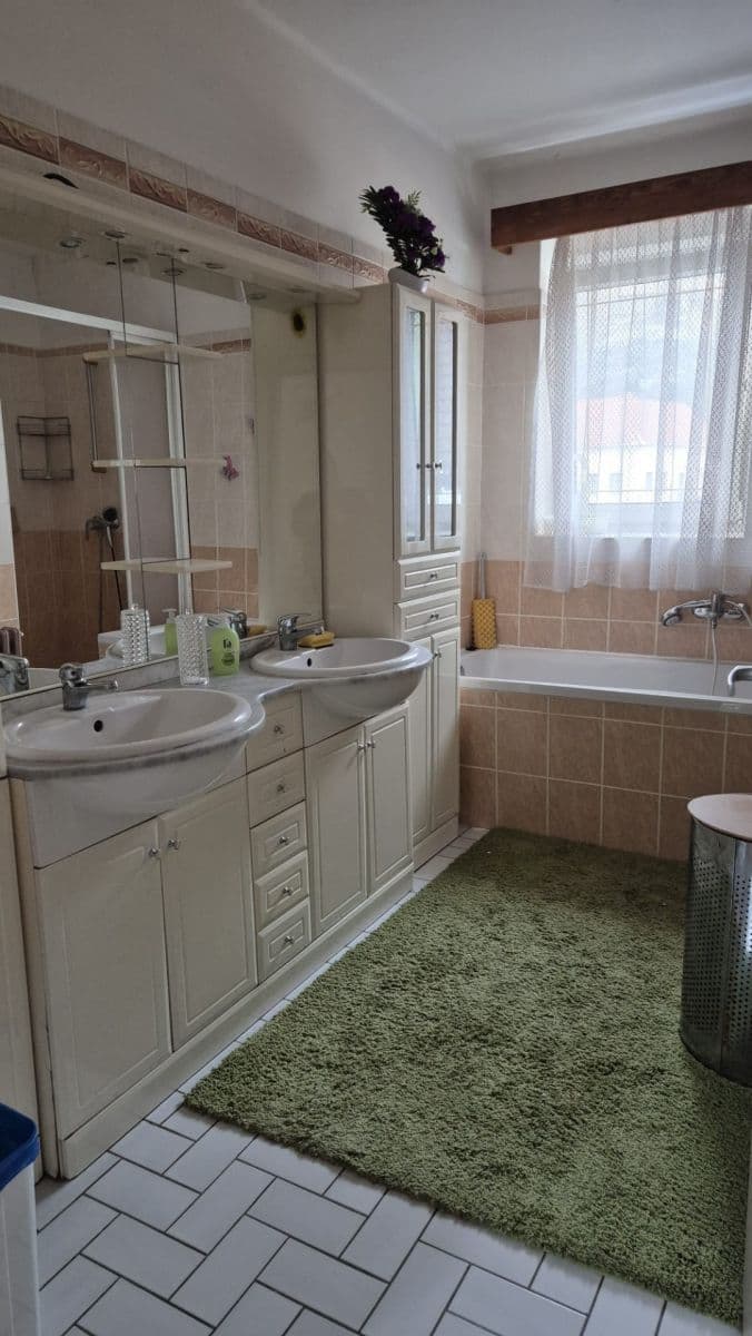 Pronájem domu 440 m², pozemek 913 m², Údolní, Úštěk, Ústecký kraj Pronájem domu 440 m², pozemek 913 m², Údolní, Úštěk, Ústecký kraj