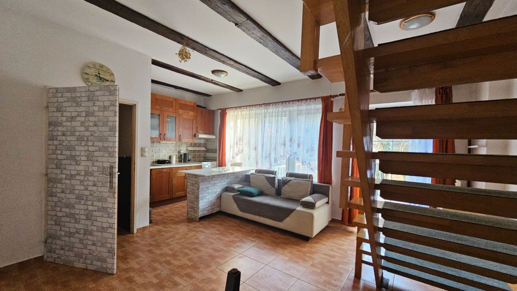 Pronájem bytu 2+kk 75 m², Bělohorská, Praha, Praha Pronájem bytu 2+kk 75 m², Bělohorská, Praha, Praha