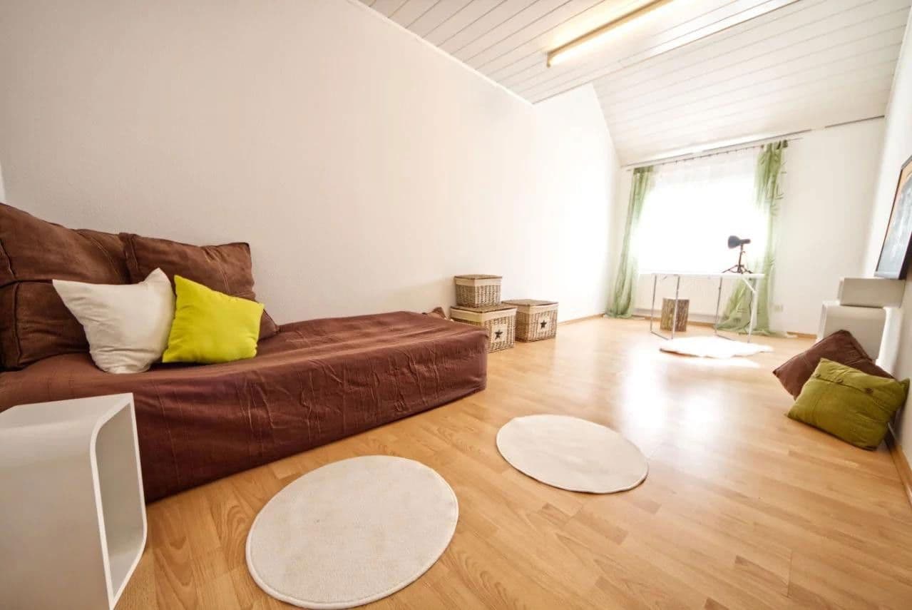 Prodej domu 130 m², pozemek 340 m², Leonberg, Bádensko-Württembersko Prodej domu 130 m², pozemek 340 m², Leonberg, Bádensko-Württembersko