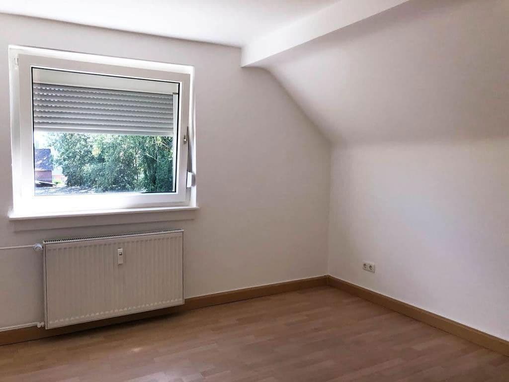 Prodej domu 250 m², pozemek 420 m², Fallbachstraße 13, Erlensee, Hessen Prodej domu 250 m², pozemek 420 m², Fallbachstraße 13, Erlensee, Hessen