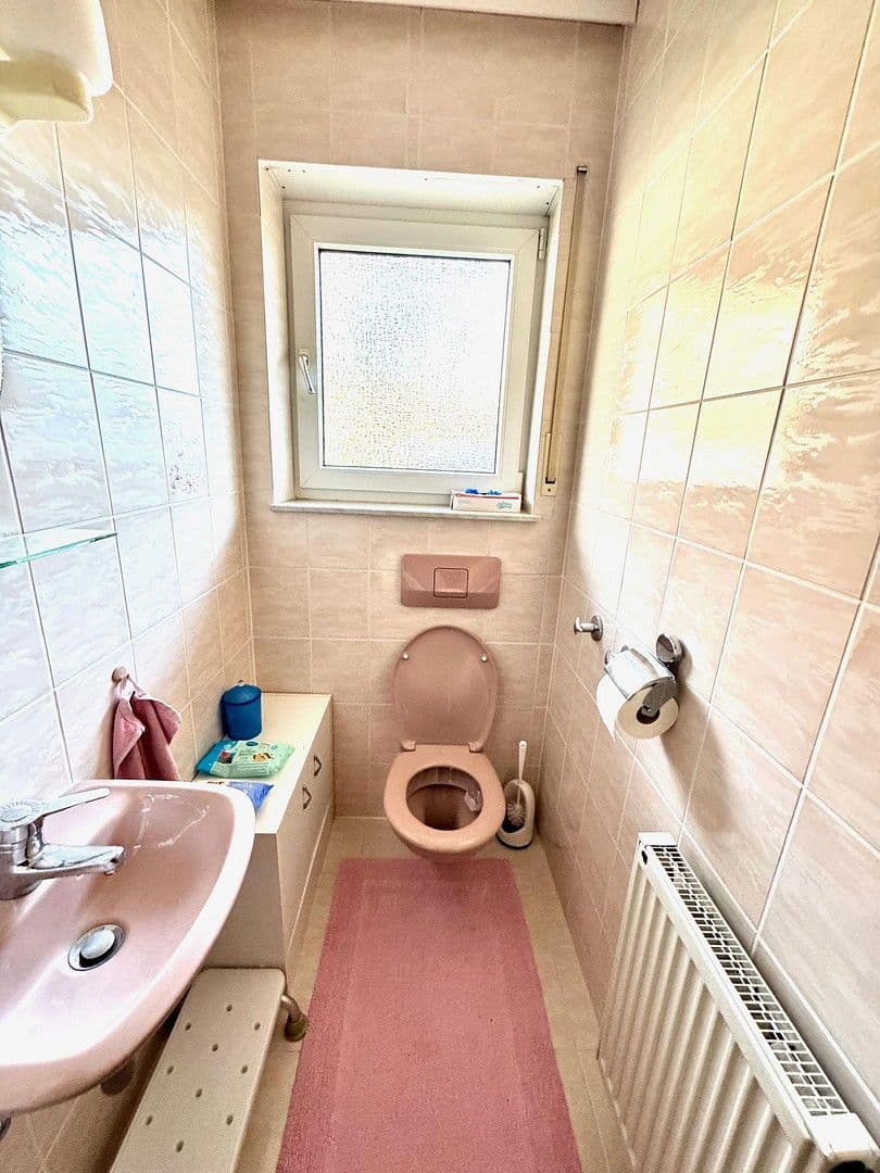 Prodej domu 220 m², pozemek 348 m², Am Nußbach, 3, Ebringen, Bádensko-Württembersko Prodej domu 220 m², pozemek 348 m², Am Nußbach, 3, Ebringen, Bádensko-Württembersko