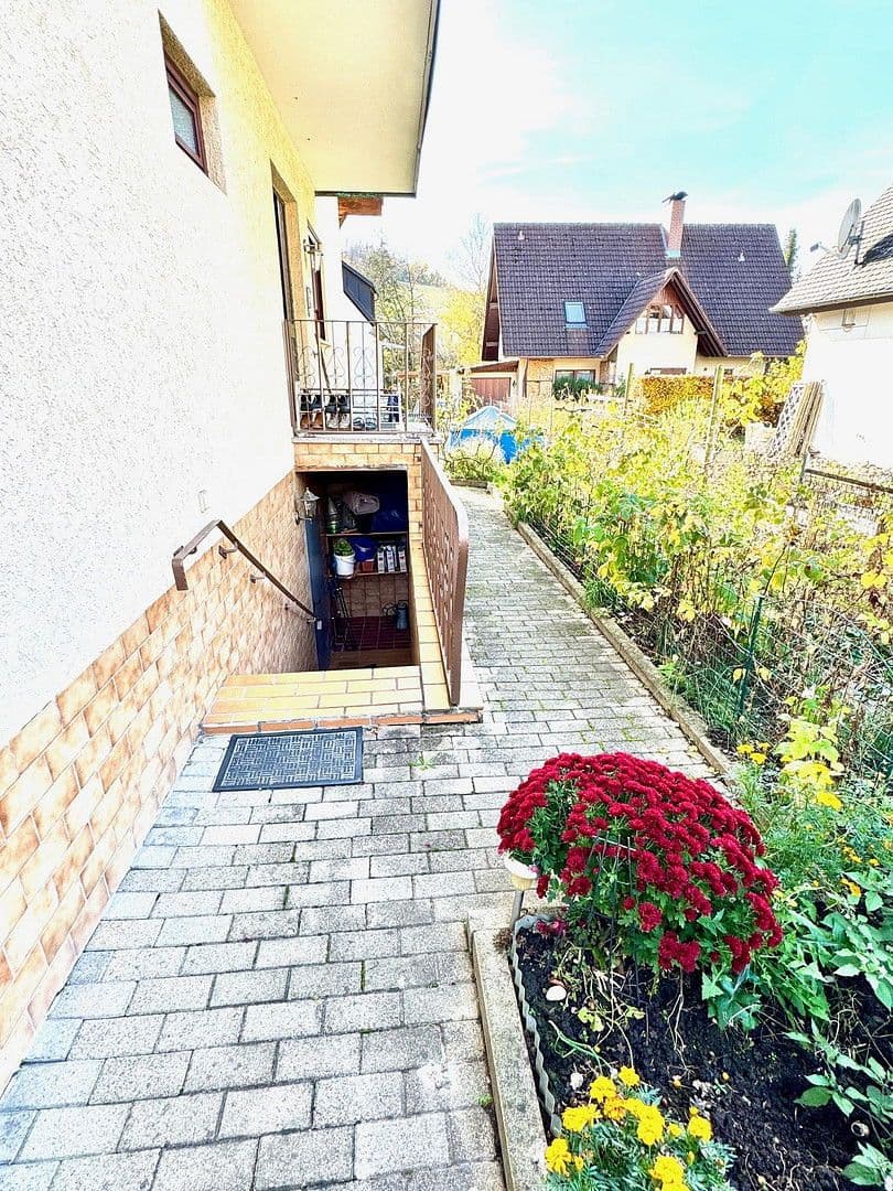 Prodej domu 220 m², pozemek 348 m², Am Nußbach, 3, Ebringen, Bádensko-Württembersko Prodej domu 220 m², pozemek 348 m², Am Nußbach, 3, Ebringen, Bádensko-Württembersko