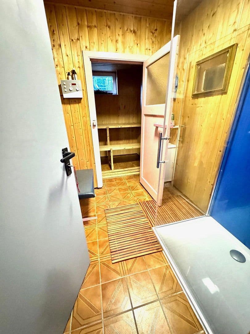 Prodej domu 220 m², pozemek 348 m², Am Nußbach, 3, Ebringen, Bádensko-Württembersko Prodej domu 220 m², pozemek 348 m², Am Nußbach, 3, Ebringen, Bádensko-Württembersko