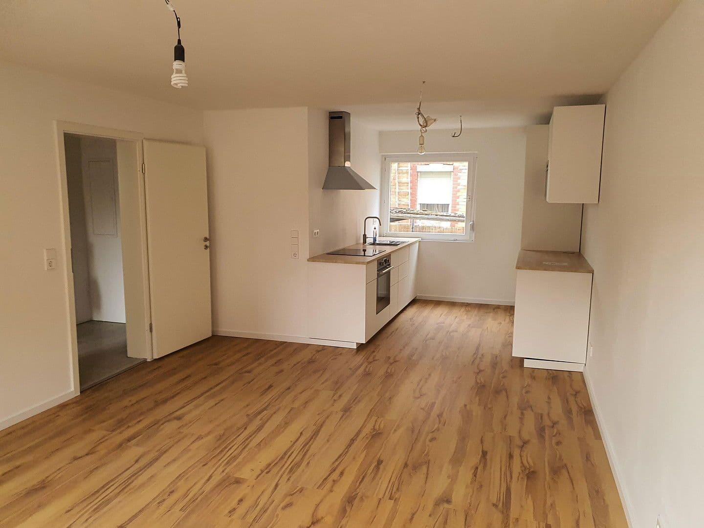 Pronájem bytu 3+1 60 m², Heilbronn, Bádensko-Württembersko Pronájem bytu 3+1 60 m², Heilbronn, Bádensko-Württembersko