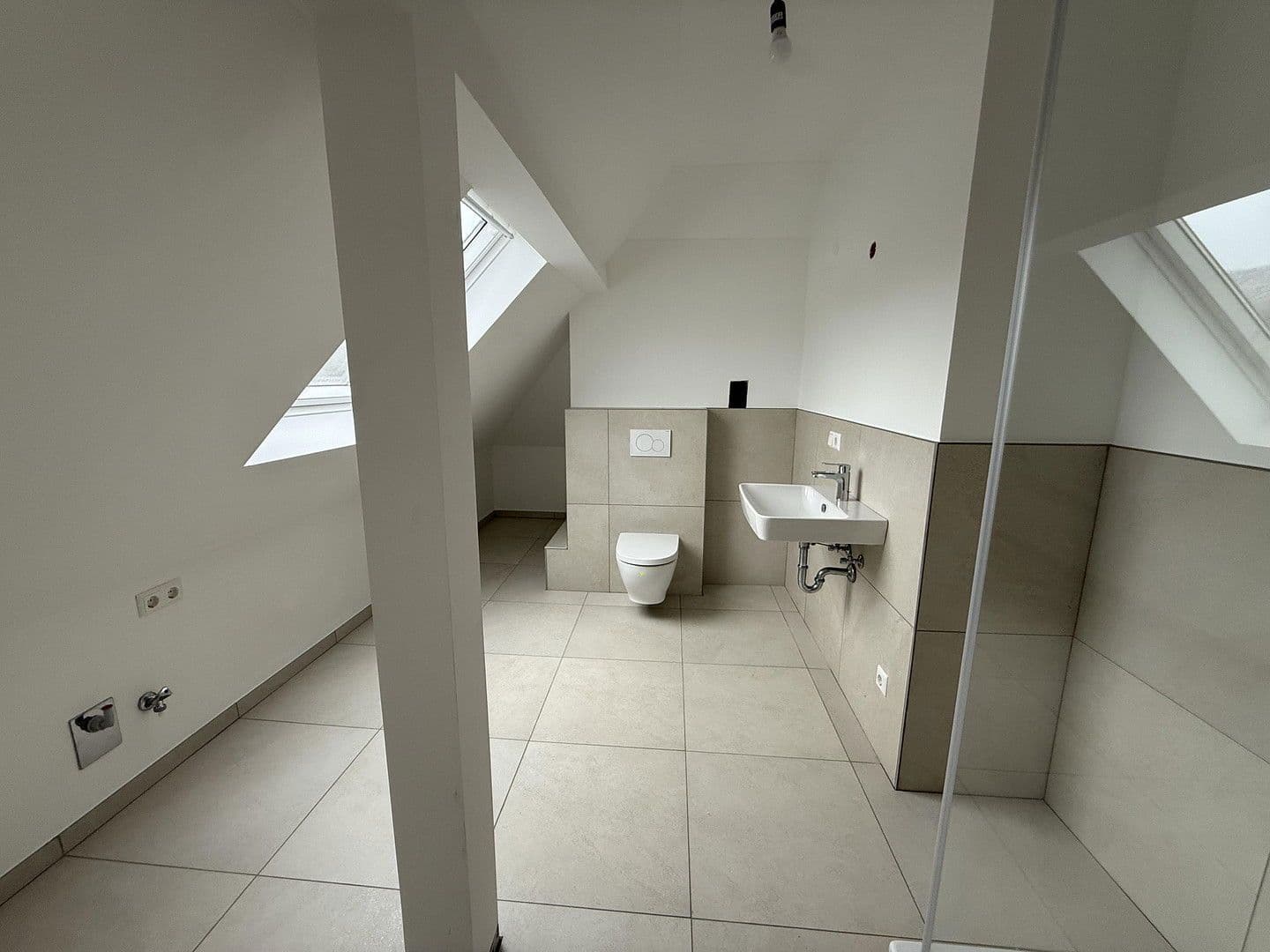 Pronájem bytu 16 m², Achtungstraße 9, Heilbronn, Bádensko-Württembersko Pronájem bytu 16 m², Achtungstraße 9, Heilbronn, Bádensko-Württembersko