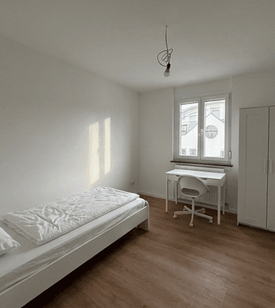 Pronájem bytu 16 m², Achtungstraße 9, Heilbronn, Bádensko-Württembersko Pronájem bytu 16 m², Achtungstraße 9, Heilbronn, Bádensko-Württembersko