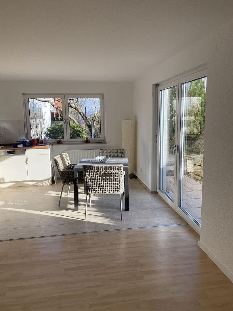 Pronájem bytu 2+kk 79 m², Nürtingen, Bádensko-Württembersko Pronájem bytu 2+kk 79 m², Nürtingen, Bádensko-Württembersko