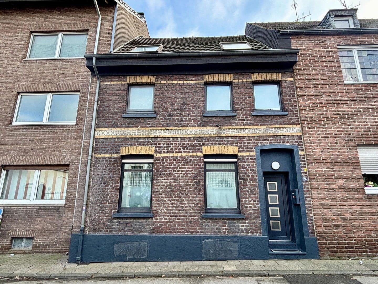 Prodej domu 137 m², pozemek 148 m², Krefeld, Severní Porýní-Vestfálsko Prodej domu 137 m², pozemek 148 m², Krefeld, Severní Porýní-Vestfálsko