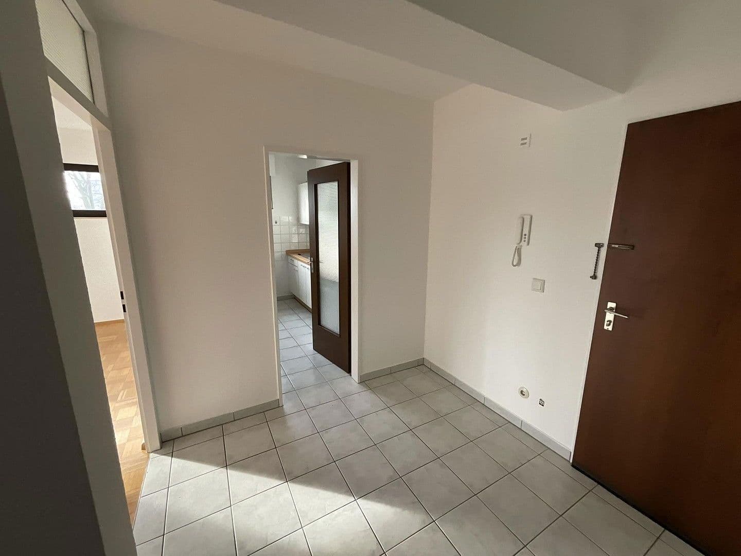 Pronájem bytu 2+1 64 m², Heilbronn, Bádensko-Württembersko Pronájem bytu 2+1 64 m², Heilbronn, Bádensko-Württembersko