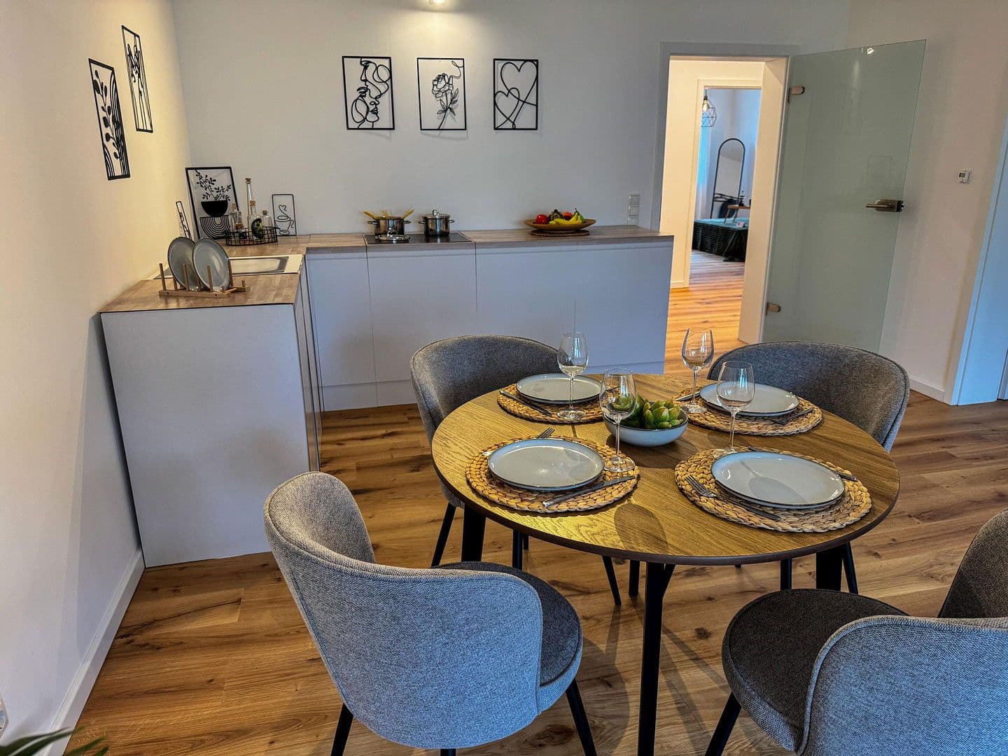 Prodej bytu 4+1 102 m², Brühl, Severní Porýní-Vestfálsko Prodej bytu 4+1 102 m², Brühl, Severní Porýní-Vestfálsko