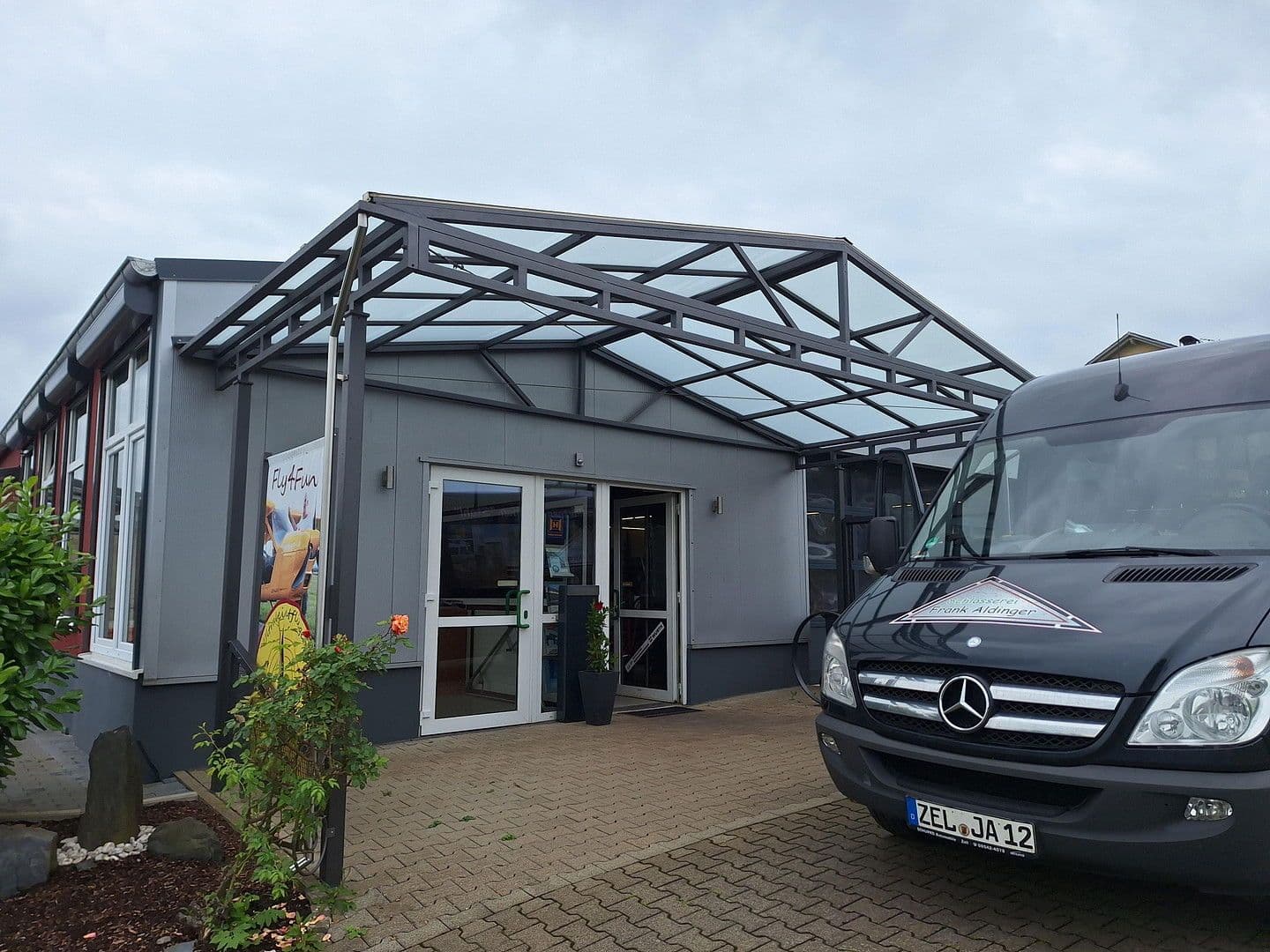 Pronájem nebytového prostoru 1.500 m², am Streitwald 1, Zell (Mosel), Porýní-Falc Pronájem nebytového prostoru 1.500 m², am Streitwald 1, Zell (Mosel), Porýní-Falc