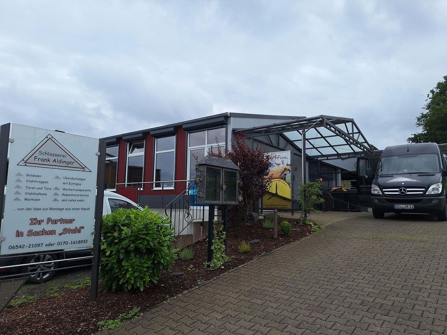 Pronájem nebytového prostoru 1.500 m², am Streitwald 1, Zell (Mosel), Porýní-Falc Pronájem nebytového prostoru 1.500 m², am Streitwald 1, Zell (Mosel), Porýní-Falc