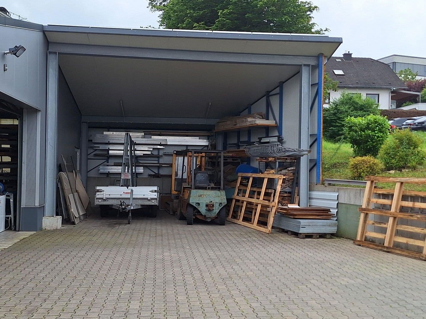 Pronájem nebytového prostoru 1.500 m², am Streitwald 1, Zell (Mosel), Porýní-Falc Pronájem nebytového prostoru 1.500 m², am Streitwald 1, Zell (Mosel), Porýní-Falc