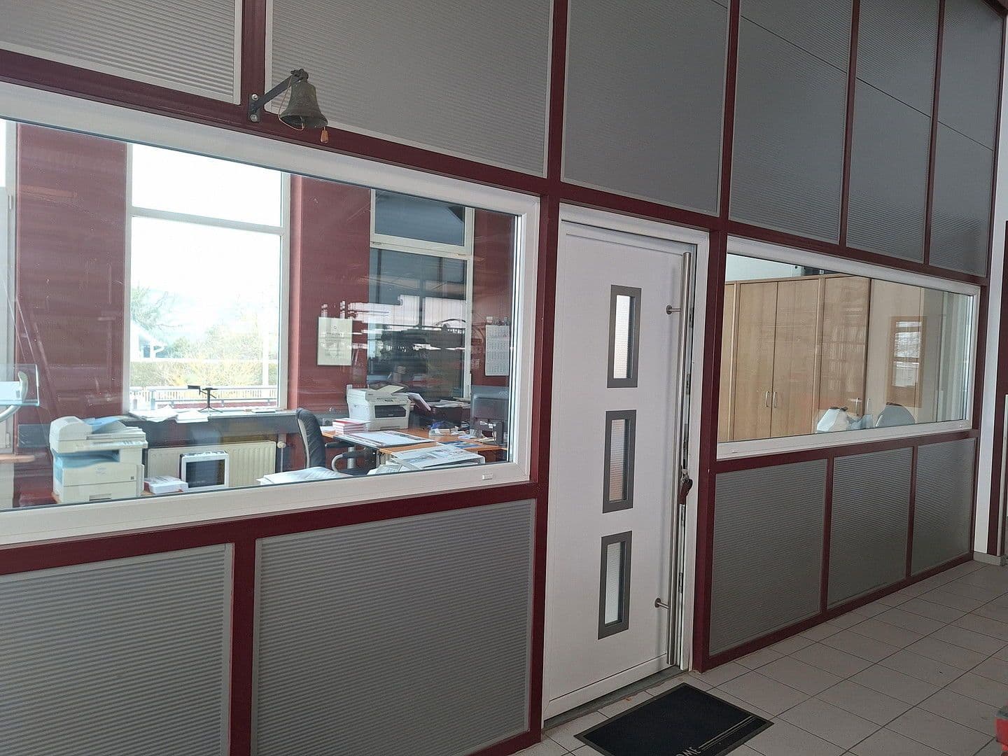 Pronájem nebytového prostoru 1.500 m², am Streitwald 1, Zell (Mosel), Porýní-Falc Pronájem nebytového prostoru 1.500 m², am Streitwald 1, Zell (Mosel), Porýní-Falc