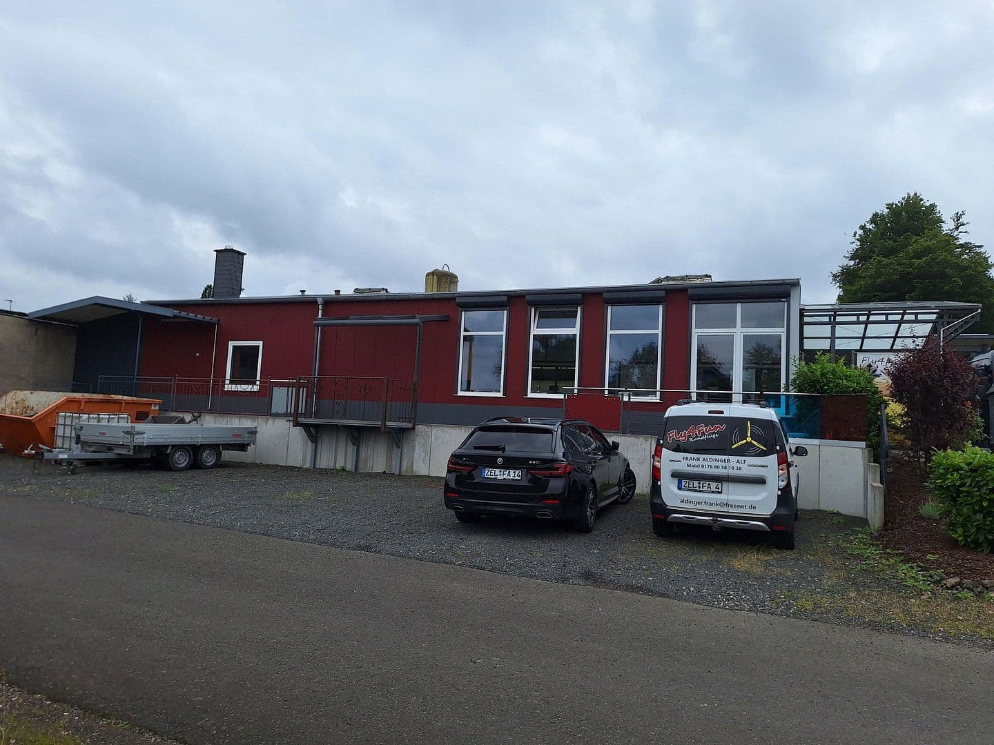 Pronájem nebytového prostoru 1.500 m², am Streitwald 1, Zell (Mosel), Porýní-Falc Pronájem nebytového prostoru 1.500 m², am Streitwald 1, Zell (Mosel), Porýní-Falc