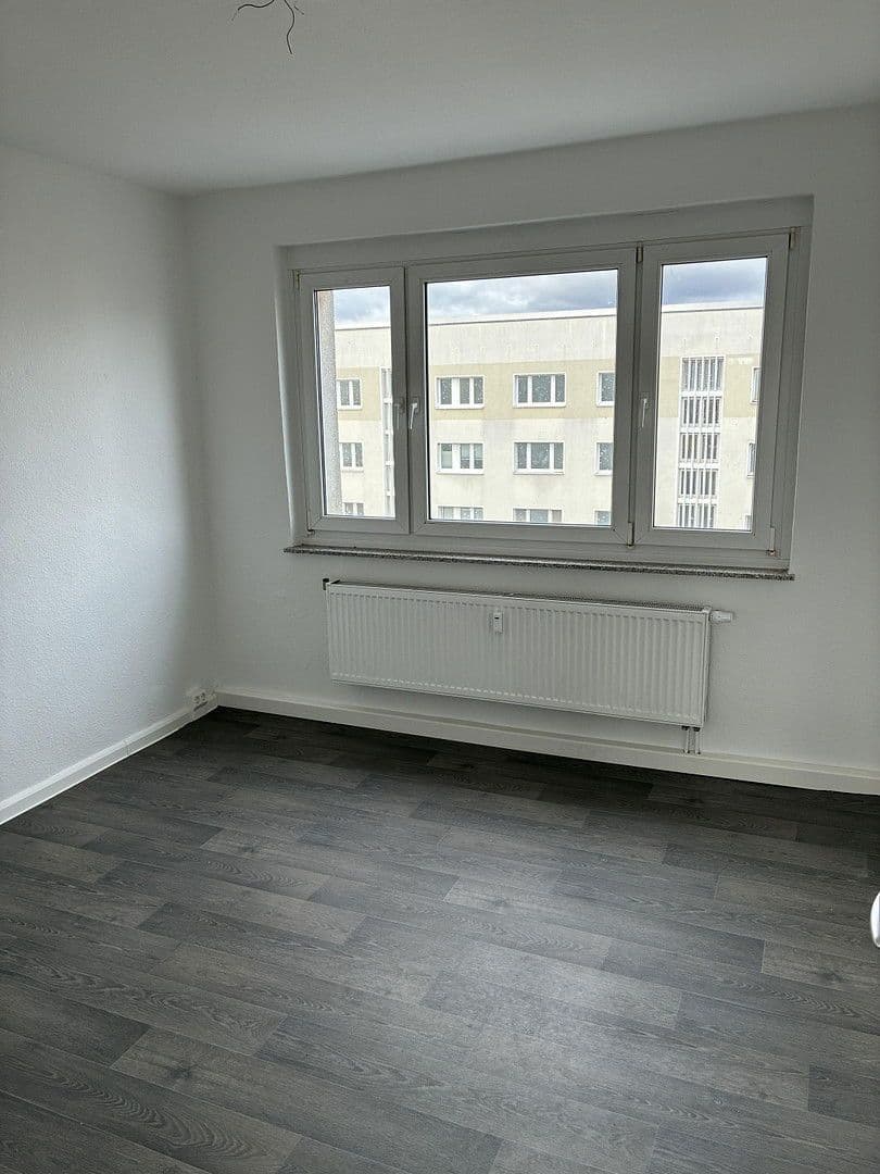 Pronájem bytu 3+1 64 m², Linzer Straße 41, Dessau-Roßlau, Sasko-Anhaltsko Pronájem bytu 3+1 64 m², Linzer Straße 41, Dessau-Roßlau, Sasko-Anhaltsko
