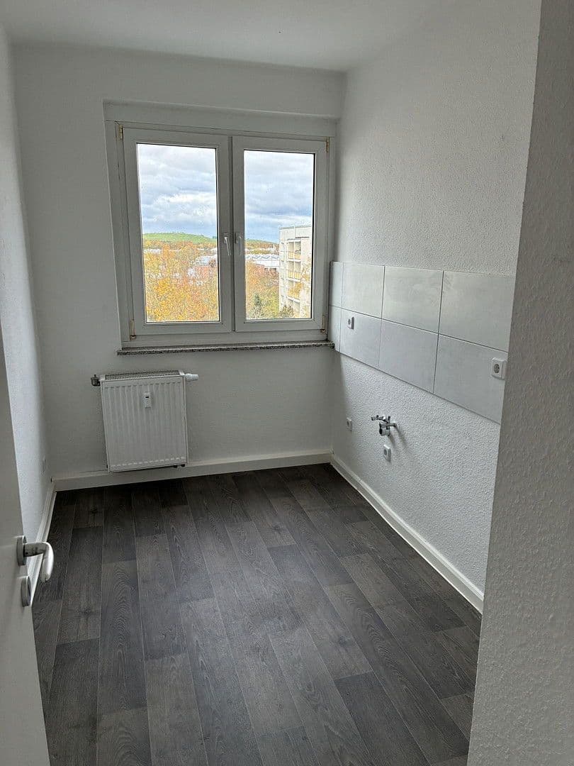 Pronájem bytu 3+1 64 m², Linzer Straße 41, Dessau-Roßlau, Sasko-Anhaltsko Pronájem bytu 3+1 64 m², Linzer Straße 41, Dessau-Roßlau, Sasko-Anhaltsko