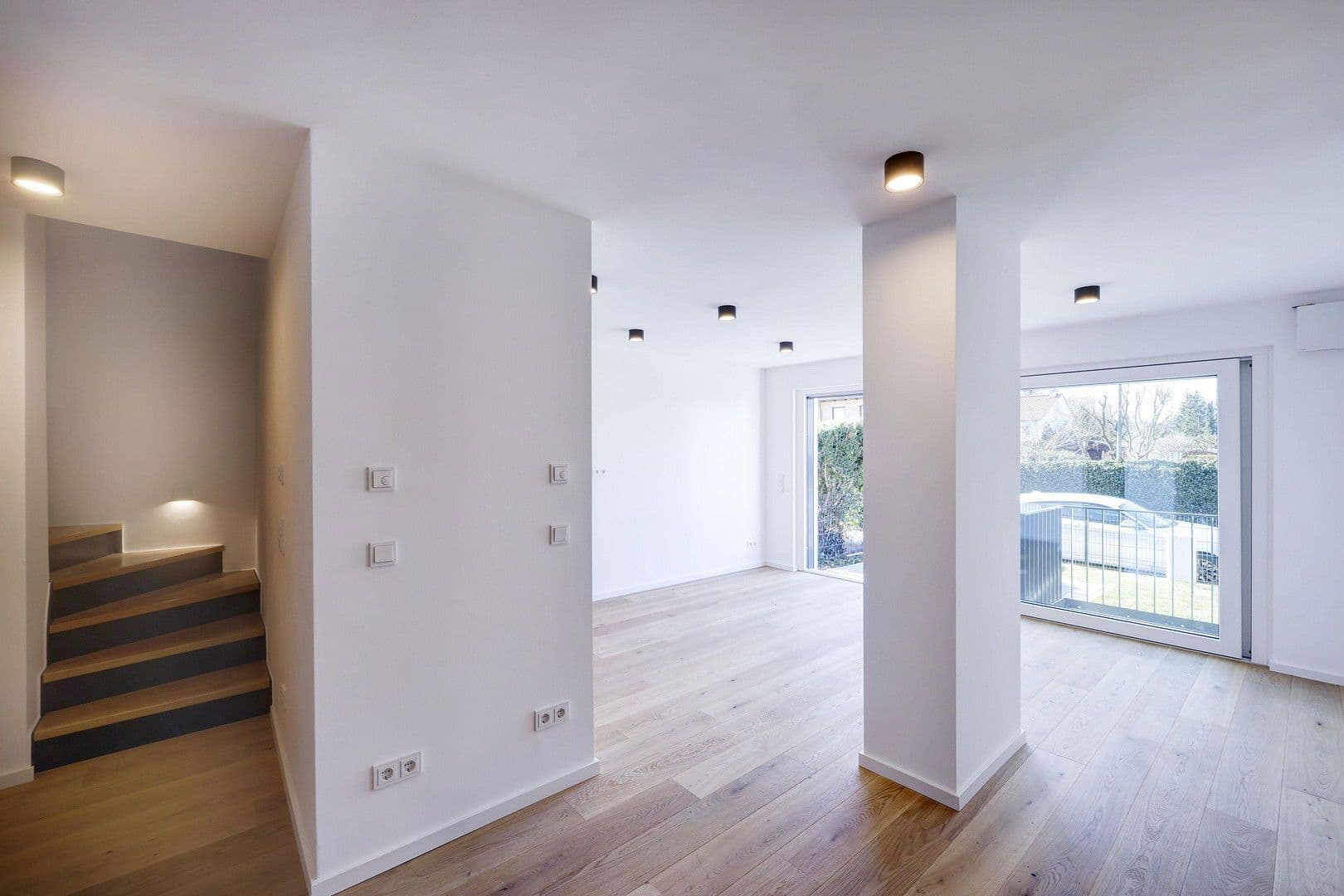 Pronájem domu 135 m², pozemek 102 m², München, Bavorsko Pronájem domu 135 m², pozemek 102 m², München, Bavorsko