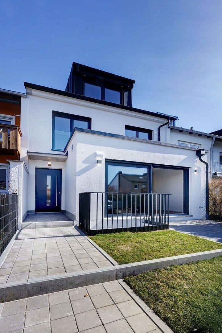 Pronájem domu 135 m², pozemek 102 m², München, Bavorsko Pronájem domu 135 m², pozemek 102 m², München, Bavorsko