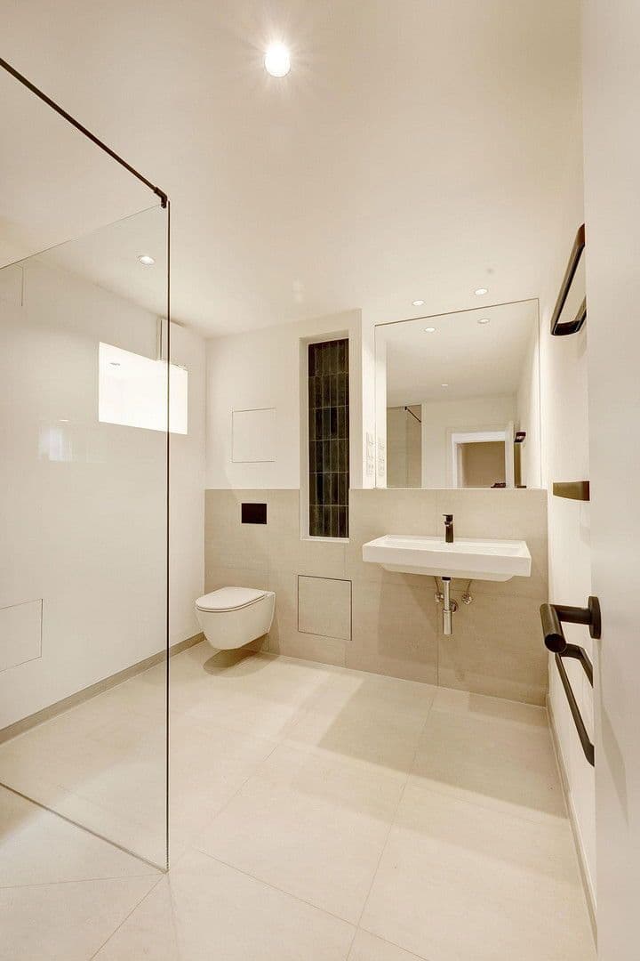 Pronájem domu 135 m², pozemek 102 m², München, Bavorsko Pronájem domu 135 m², pozemek 102 m², München, Bavorsko