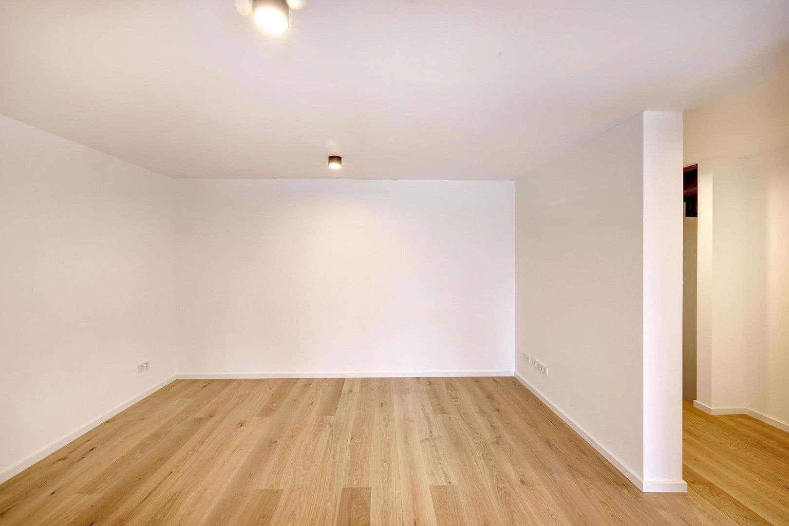 Pronájem domu 135 m², pozemek 102 m², München, Bavorsko Pronájem domu 135 m², pozemek 102 m², München, Bavorsko