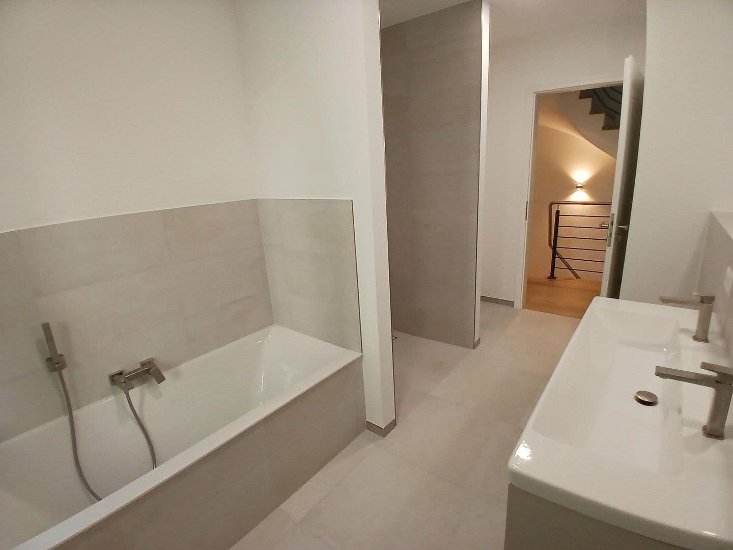 Prodej domu 179 m², pozemek 379 m², Hamburg, Hamburg Prodej domu 179 m², pozemek 379 m², Hamburg, Hamburg