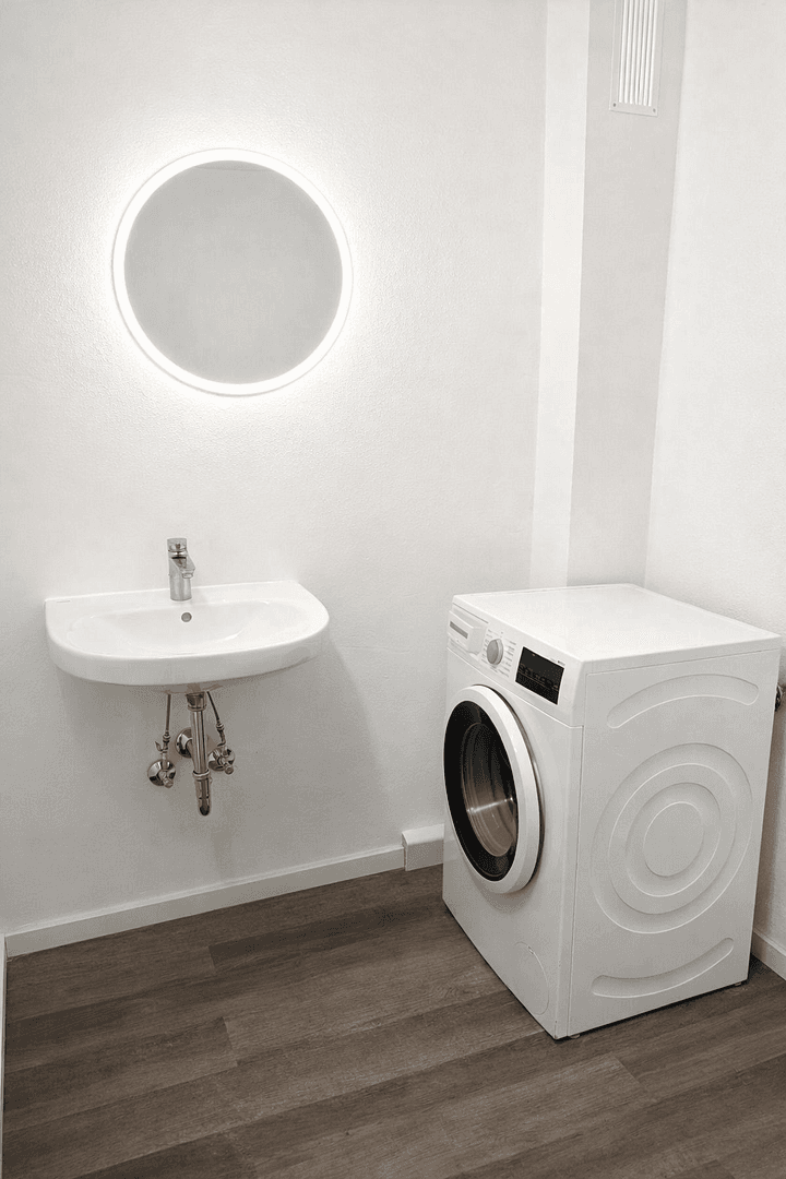 Pronájem bytu 2+1 72 m², Düsseldorf, Severní Porýní-Vestfálsko Pronájem bytu 2+1 72 m², Düsseldorf, Severní Porýní-Vestfálsko