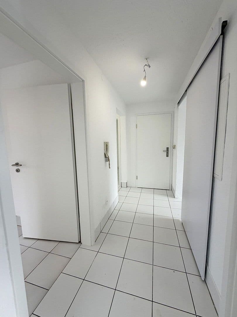 Pronájem bytu 4+1 68 m², Stuttgart, Bádensko-Württembersko Pronájem bytu 4+1 68 m², Stuttgart, Bádensko-Württembersko