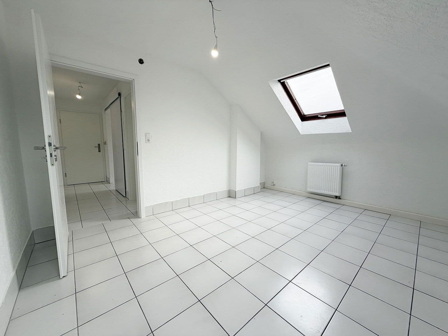 Pronájem bytu 4+1 68 m², Stuttgart, Bádensko-Württembersko Pronájem bytu 4+1 68 m², Stuttgart, Bádensko-Württembersko