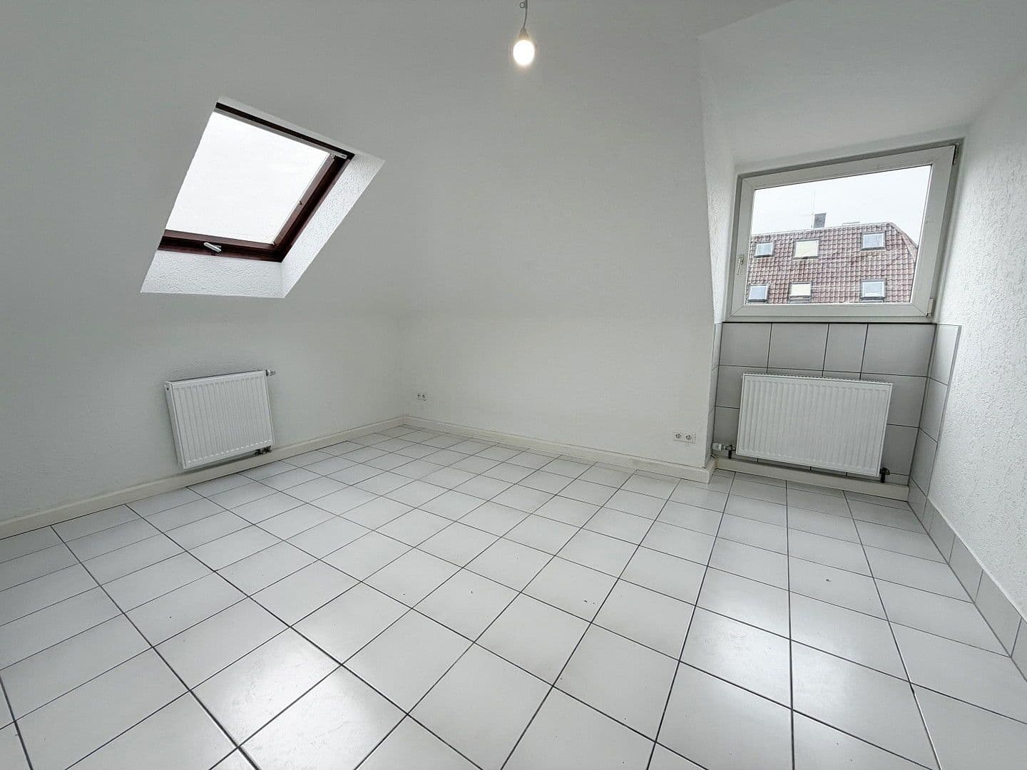 Pronájem bytu 4+1 68 m², Stuttgart, Bádensko-Württembersko Pronájem bytu 4+1 68 m², Stuttgart, Bádensko-Württembersko