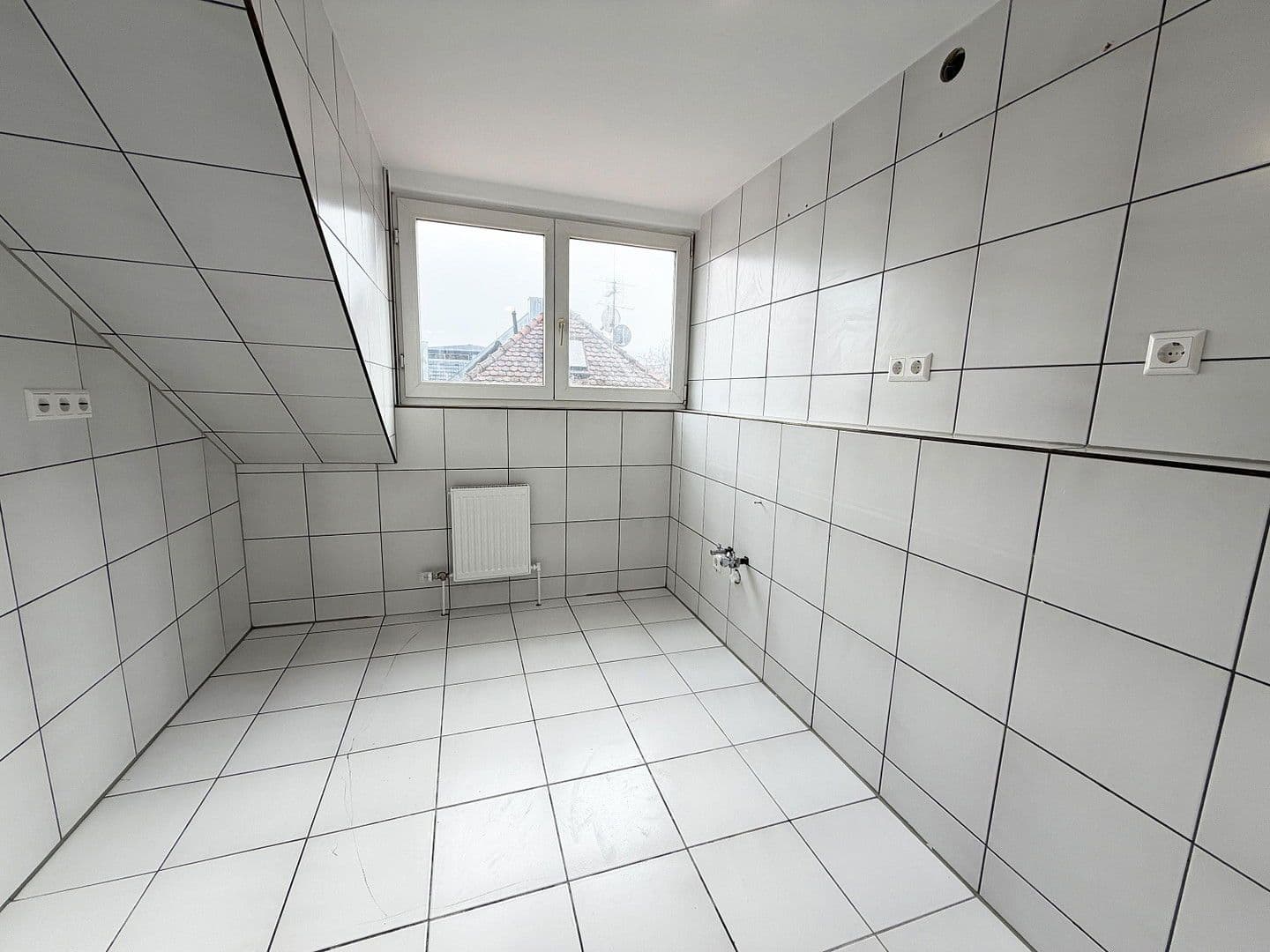 Pronájem bytu 4+1 68 m², Stuttgart, Bádensko-Württembersko Pronájem bytu 4+1 68 m², Stuttgart, Bádensko-Württembersko