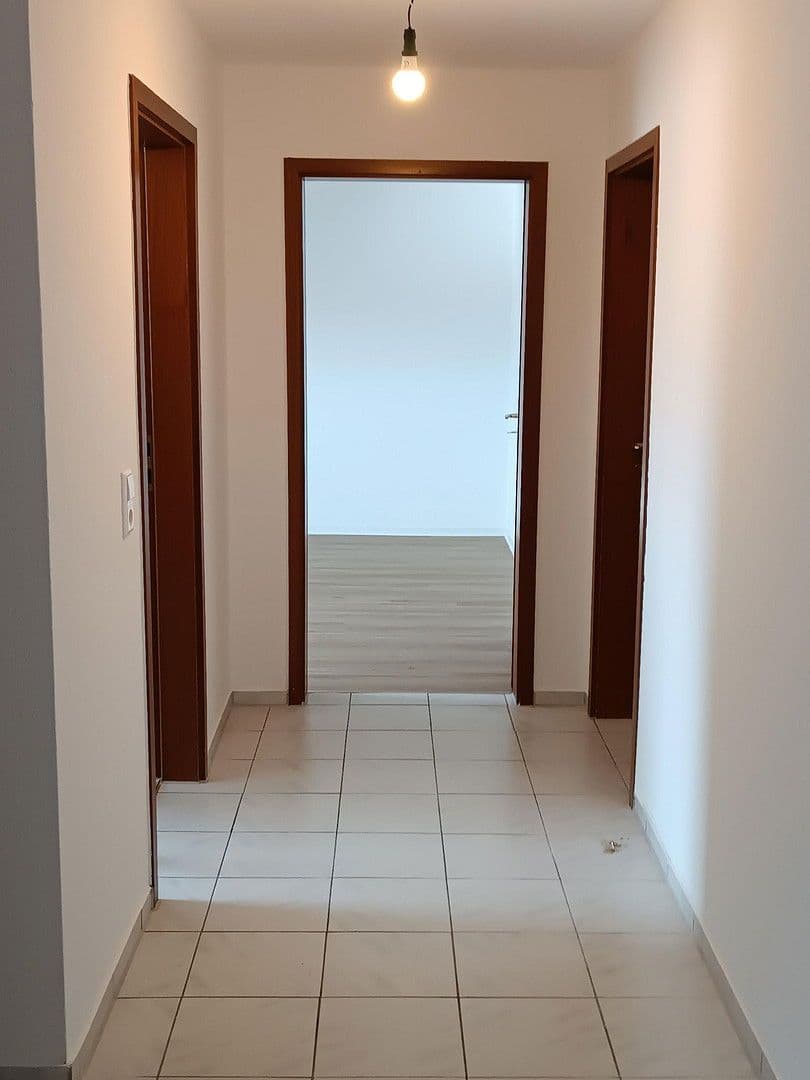 Pronájem bytu 2+1 55 m², Esslingen am Neckar, Bádensko-Württembersko Pronájem bytu 2+1 55 m², Esslingen am Neckar, Bádensko-Württembersko