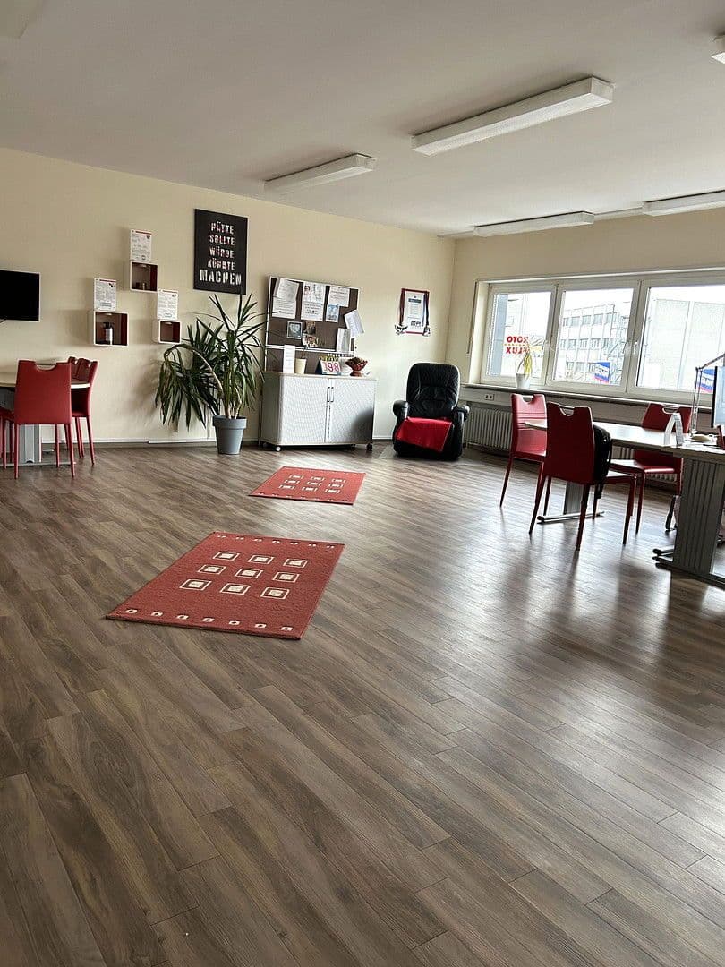 Pronájem kanceláře 172 m², Mannheimer Landstraße 5b, Brühl, Bádensko-Württembersko Pronájem kanceláře 172 m², Mannheimer Landstraße 5b, Brühl, Bádensko-Württembersko