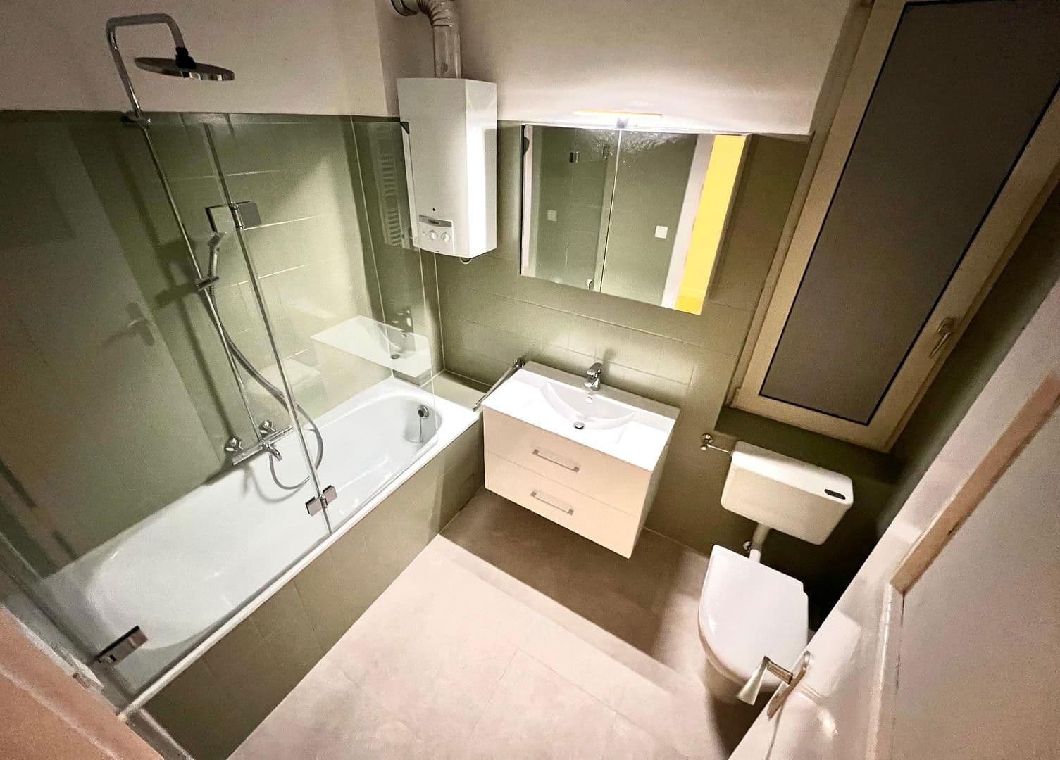 Pronájem bytu 2+1 66 m², Roßststraße 87, Düsseldorf, Severní Porýní-Vestfálsko Pronájem bytu 2+1 66 m², Roßststraße 87, Düsseldorf, Severní Porýní-Vestfálsko